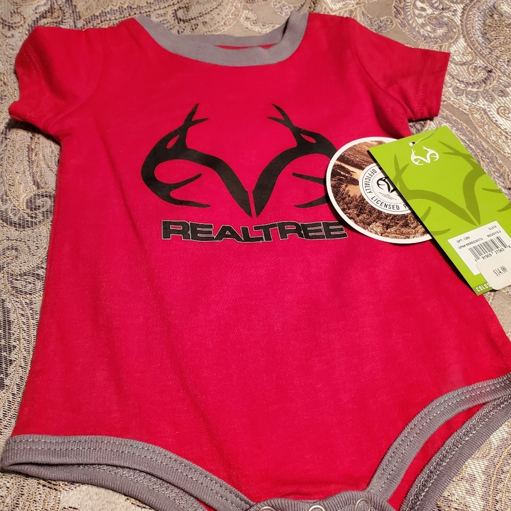 Real tree onesies - Picture 2 of 4